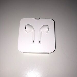 Brand new Apple wired earbuds